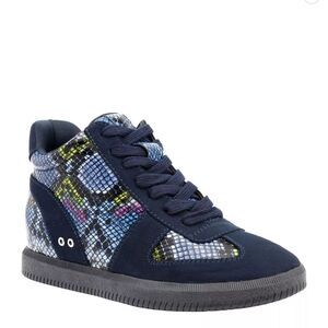 NWT TRUE CRAFT JENS Wedge Sneakers Size 9